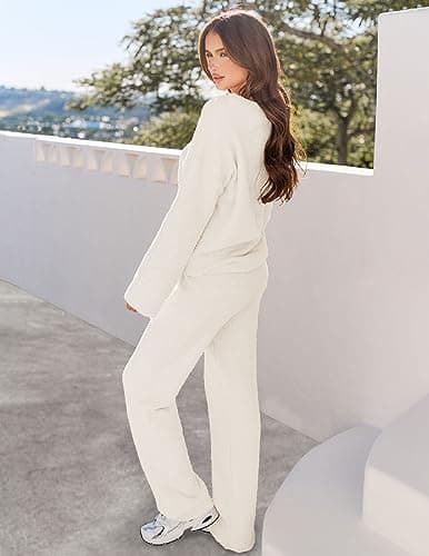 Women's Fuzzy Fleece Pajama Set