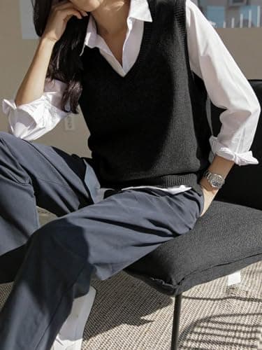 Floerns Women's Solid V-Neck Sleeveless Casual Sweater Vest