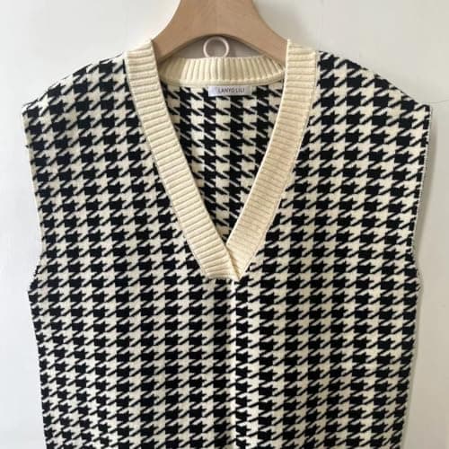 LANYO Women's Oversized V-Neck Chunky Knit Vest Tops